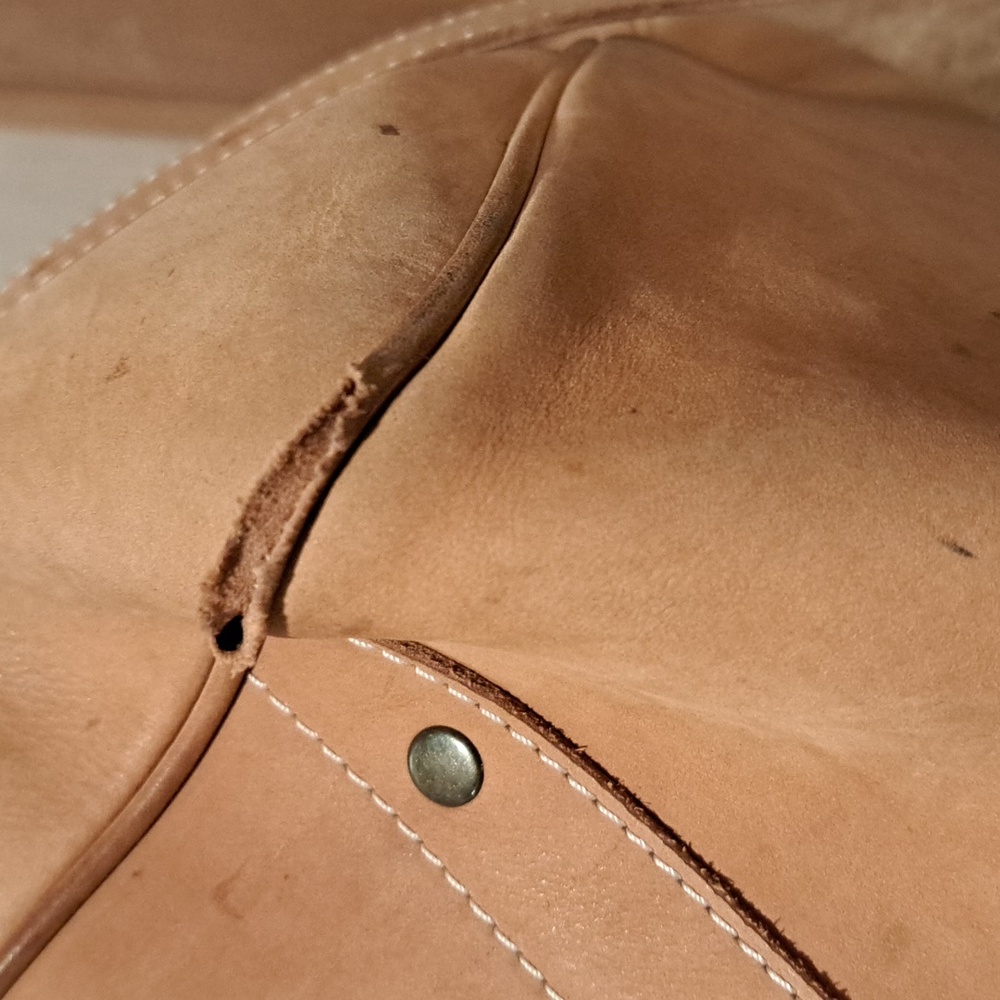 J. Peterman Company Leather Counterfeit MailBag - Picture 11 of 13